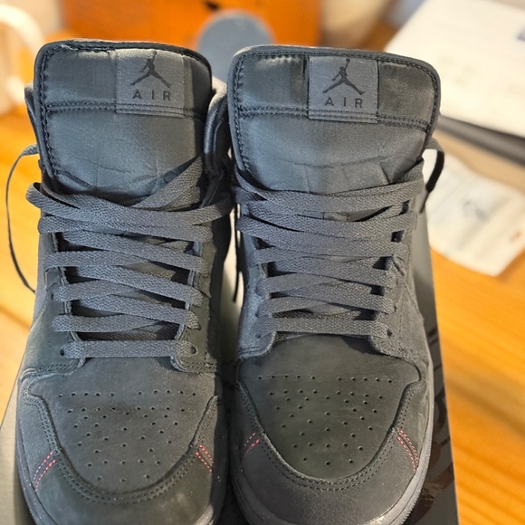 ALMOST NEW WORN M 10.5- AIR JORDAN 1 MID SE CRAFT COLLAB - DR SMOKE GRY/BLK NIKE main image 13